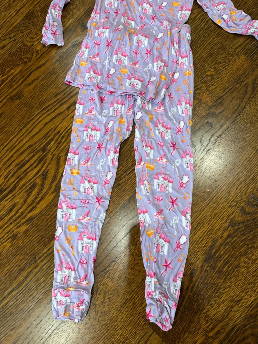 LEV Baby Girls' Lavender Castle Print Pajama Set - Long Sleeve & Pants, size 5/6